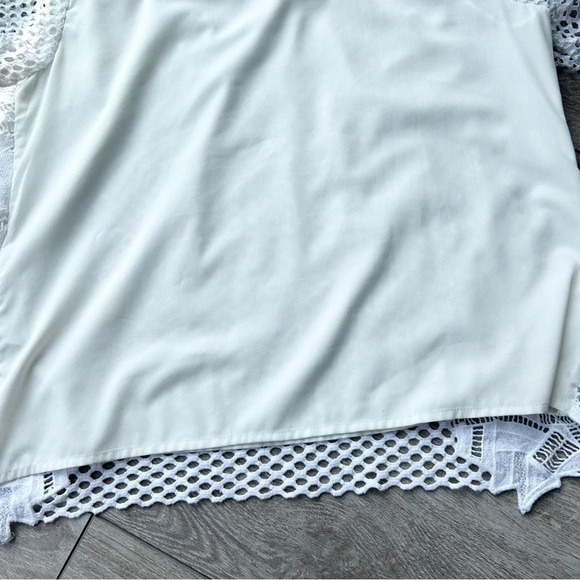 Trouve White White Mesh CROCHET OVERLAY Blouse - Picture 14 of 16